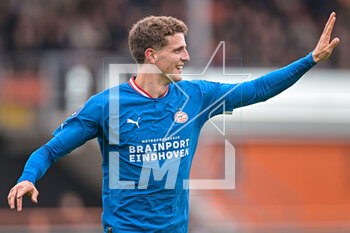 2023-04-16 - Guus Til of PSV celebrates his goal 0-2 with Xavi Simons during the Netherlands championship Eredivisie football match between FC Volendam and PSV on April 16, 2023 at Kras Stadion in Volendam, Netherlands - FOOTBALL - NETHERLANDS CHAMP - VOLENDAM V PSV - NETHERLANDS EREDIVISIE - SOCCER