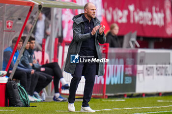 2023-10-29 - Head coach Joseph Oosting of FC Twente during the Netherlands championship Eredivisie football match between FC Twente and Feyenoord on October 29, 2023 at De Grolsch Veste in Enschede, Netherlands - FOOTBALL - NETHERLANDS CHAMP - TWENTE V FEYENOORD - NETHERLANDS EREDIVISIE - SOCCER
