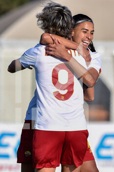 2023-01-14 - Andressa Alves (AS Roma) celebrates after scoring a goal with Valentina Giacinti (AS Roma) - ACF FIORENTINA VS AS ROMA - ITALIAN SERIE A WOMEN - SOCCER