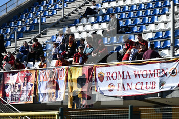 2023-02-04 - Como women supporters during the Serie A match football between Como Women and Roma Women on 4 of February 2023 at Ferruccio Trabattoni stadium in Seregno, Italy. Photo Tiziano Ballabio - COMO WOMEN VS AS ROMA - ITALIAN SERIE A WOMEN - SOCCER