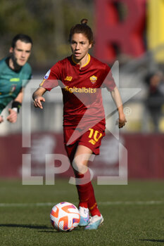 2023-02-11 - Manuela Giugliano of AS Roma Women during the 17th day of the Serie A Championship between A.S. Roma Women and F.C. Inter Women at the Stadio Tre Fontane on 11th of February, 2023 in Rome, Italy. - AS ROMA VS INTER - FC INTERNAZIONALE - ITALIAN SERIE A WOMEN - SOCCER
