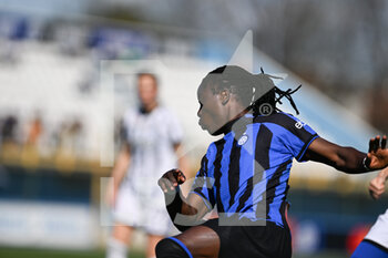 2023-03-25 - Chawinga Tabitha of Inter Women and Bonanza Barbara of Inter Women during the Serie A match football between Inter Women and Juventus Women on 25 of March 2023 at Breda stadium in Sesto San Giovanni, Italy. Photo Tiziano Ballabio - INTER - FC INTERNAZIONALE VS JUVENTUS FC - ITALIAN SERIE A WOMEN - SOCCER