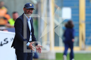 2023-03-26 - Domenico Panico of Parma Calcio 1913 shouts instructions to his players during the Women Serie A match between Parma Calcio 1913 and U.S. Sassuolo Calcio at Stadio Ennio Tardini on March 25, 2023 in Parma, Italy. - PARMA CALCIO VS US SASSUOLO - ITALIAN SERIE A WOMEN - SOCCER