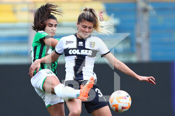 2023-03-26 - Michela Cambiaghi of Parma Calcio 1913 competes for the ball with Benedetta Orsi of U.S. Sassuolo Calcio during the Women Serie A match between Parma Calcio 1913 and U.S. Sassuolo Calcio at Stadio Ennio Tardini on March 25, 2023 in Parma, Italy. - PARMA CALCIO VS US SASSUOLO - ITALIAN SERIE A WOMEN - SOCCER