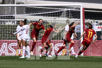 2023-04-01 - Elena Linari of AS Roma Women celebrates after scoring the 1-0 during the 21th day of the Serie A Championship Poule Scudetto between A.S. Roma Women and A.C. Milan Women at the stadio Tre Fontane on April 1, 2023 in Rome, Italy. - AS ROMA VS AC MILAN - ITALIAN SERIE A WOMEN - SOCCER