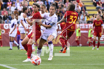 2023-04-29 - Valentina Giacinti of AS Roma Women and Alice Tortelli of ACF Fiorentina during the 6th day of the Serie A Championship Poule Scudetto between A.S. Roma Women vs ACF Fiorentina at the stadio Tre Fontane on April 29, 2023 in Rome, Italy. - AS ROMA VS ACF FIORENTINA - ITALIAN SERIE A WOMEN - SOCCER