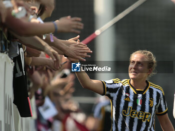 2023-05-27 - Valentina Cernoia of Juventus greeting the fans on her last game with Juventus Women during the Italian women’s Serie A, football match between Juventus Women and As Roma Women on 27 of May 2023 at Juventus training center in Vinovo, Turin, Italy. Photo Nderim Kaceli - JUVENTUS FC VS AS ROMA - ITALIAN SERIE A WOMEN - SOCCER