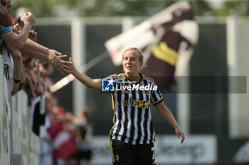 2023-05-27 - Valentina Cernoia of Juventus greeting the fans on her last game with Juventus Women during the Italian women’s Serie A, football match between Juventus Women and As Roma Women on 27 of May 2023 at Juventus training center in Vinovo, Turin, Italy. Photo Nderim Kaceli - JUVENTUS FC VS AS ROMA - ITALIAN SERIE A WOMEN - SOCCER