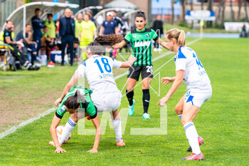 2023-04-23 - April 23, 2023, Como, Stadio Ferruccio, Serie A Femminile: Como Women - Sassuolo, #10 Melissa Bellucci (Sassuolo) (L) against #18 Alma Hilaj (Como) (second from left) - COMO WOMEN VS SASSUOLO - ITALIAN SERIE A WOMEN - SOCCER
