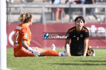 2023-09-30 - Maria Korenciova of Como Women and Saki Kumagai of A.S. Roma Women during the 2nd day of the Serie A Championship between A.S. Roma Women - Como Women on September 30, 2023 at the Tre Fontane Stadium in Rome, Italy. - AS ROMA VS FC COMO WOMEN - ITALIAN SERIE A WOMEN - SOCCER