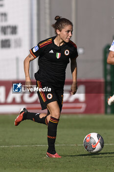 2023-09-30 - Manuela Giugliano of A.S. Roma Women during the 2nd day of the Serie A Championship between A.S. Roma Women - Como Women on September 30, 2023 at the Tre Fontane Stadium in Rome, Italy. - AS ROMA VS FC COMO WOMEN - ITALIAN SERIE A WOMEN - SOCCER