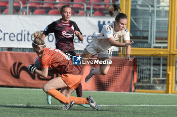 2023-10-07 - Anna Rosa James Buhigas of Pomigliano Calcio competes for the ball with Emilie Bosshard Haavi of AS Roma during Serie A Women between Pomigliano CF vs AS Roma at Amerigo Liguori Stadium - POMIGLIANO WOMEN VS AS ROMA - ITALIAN SERIE A WOMEN - SOCCER
