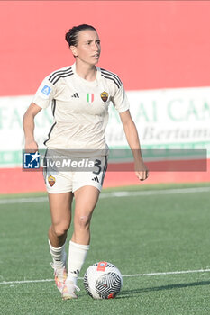 2023-10-07 - Lucia Di Guglielmo of AS Roma in action during Serie A Women between Pomigliano CF vs AS Roma at Amerigo Liguori Stadium - POMIGLIANO WOMEN VS AS ROMA - ITALIAN SERIE A WOMEN - SOCCER