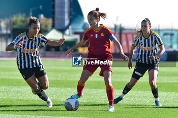 2023-11-05 - Giugliano for AS Roma during Serie A Femminile match between Juventus and AS Roma at Stadio La Marmora, Biella - JUVENTUS FC VS AS ROMA - ITALIAN SERIE A WOMEN - SOCCER