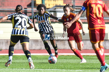 2023-11-05 - Beerensteyn for Juventus contrast Haavi for AS Roma during Serie A Femminile match between Juventus and AS Roma at Stadio La Marmora, Biella - JUVENTUS FC VS AS ROMA - ITALIAN SERIE A WOMEN - SOCCER