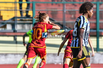 2023-11-05 - Giugliano celebrates scoring her team's first goal to make the score for AS Roma during
Serie A Femminile match between Juventus and AS Roma at Stadio La Marmora, Biella - JUVENTUS FC VS AS ROMA - ITALIAN SERIE A WOMEN - SOCCER