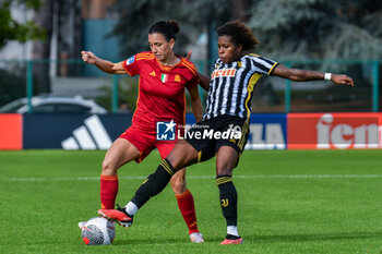 2023-11-05 - Beerensteyn for Juventus contrast Di Guglielmo for AS Roma during
Serie A Femminile match between Juventus and AS Roma at Stadio La Marmora, Biella - JUVENTUS FC VS AS ROMA - ITALIAN SERIE A WOMEN - SOCCER