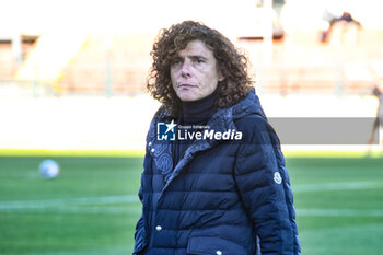 2023-11-18 - Rita Guarino coach of Inter during Serie A Women match between Juventus and Inter at Stadio Pozzo, Biella (BI) - JUVENTUS FC VS FC INTERNAZIONALE WOMEN - ITALIAN SERIE A WOMEN - SOCCER