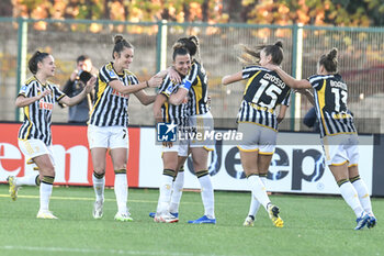 2023-11-18 - Juventus celebrates scoring his team's during Serie A Women match between Juventus and Inter at Stadio Pozzo, Biella (BI) - JUVENTUS FC VS FC INTERNAZIONALE WOMEN - ITALIAN SERIE A WOMEN - SOCCER