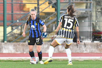 2023-11-18 - Csizar of FC Inter in action during Serie A Women match between Juventus and Inter at Stadio Pozzo, Biella (BI) - JUVENTUS FC VS FC INTERNAZIONALE WOMEN - ITALIAN SERIE A WOMEN - SOCCER