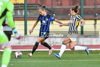 2023-11-18 - Csizar of Inter in action during Serie A Women match between Juventus and Inter at Stadio Pozzo, Biella (BI) - JUVENTUS FC VS FC INTERNAZIONALE WOMEN - ITALIAN SERIE A WOMEN - SOCCER