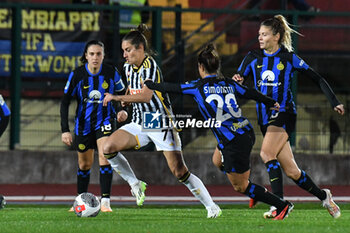 2023-11-18 - Lenzini of Juventus in action during Serie A Women match between Juventus and Inter at Stadio Pozzo, Biella (BI) - JUVENTUS FC VS FC INTERNAZIONALE WOMEN - ITALIAN SERIE A WOMEN - SOCCER
