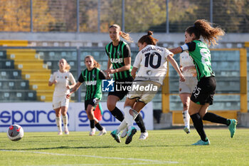 2023-11-19 - Manuela Giugliano (Roma Women) scores the goal - US SASSUOLO VS AS ROMA - ITALIAN SERIE A WOMEN - SOCCER