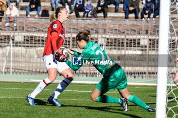 2023-11-25 - Durante of Inter block the ball during Serie A Femminile match between Inter Women and AC Milan Women at Arena Civica Gianni Brera, Milano - FC INTERNAZIONALE WOMEN VS AC MILAN - ITALIAN SERIE A WOMEN - SOCCER