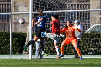 2023-11-25 - attempt to Polli of Inter during Serie A Femminile match between Inter Women and AC Milan Women at Arena Civica Gianni Brera, Milano - FC INTERNAZIONALE WOMEN VS AC MILAN - ITALIAN SERIE A WOMEN - SOCCER