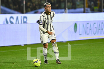 2023-01-04 - Leandro Paredes (Juventus) in action - US CREMONESE VS JUVENTUS FC - ITALIAN SERIE A - SOCCER