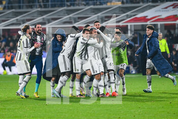 2023-01-04 - Juventus team celebrating Arkadiusz Milik after his goal - US CREMONESE VS JUVENTUS FC - ITALIAN SERIE A - SOCCER