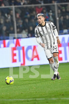 2023-01-04 - Leandro Paredes (Juventus) in action - US CREMONESE VS JUVENTUS FC - ITALIAN SERIE A - SOCCER