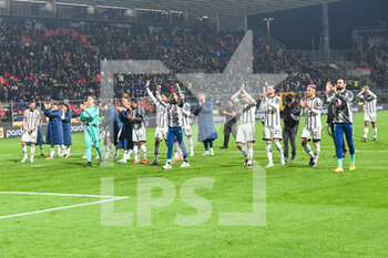 2023-01-04 - Juventus team celebrating the victory with supporters - US CREMONESE VS JUVENTUS FC - ITALIAN SERIE A - SOCCER