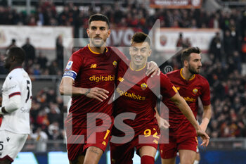 2023-01-04 - Lorenzo Pellegrini (AS Roma) Stephan El Shaarawy (AS Roma) celebrates after scoring the goal 1-0 during the Italian Football Championship League A 2022/2023 match between AS Roma vs Bologna FC at the Olimpic Stadium in Rome  on 04 Januaryr 2023. - AS ROMA VS BOLOGNA FC - ITALIAN SERIE A - SOCCER