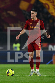 2023-01-04 - Roger Ibanez (AS Roma) during the Italian Football Championship League A 2022/2023 match between AS Roma vs Bologna FC at the Olimpic Stadium in Rome  on 04 Januaryr 2023. - AS ROMA VS BOLOGNA FC - ITALIAN SERIE A - SOCCER