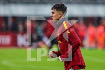 2023-01-08 - Paulo Dybala of AS Roma warms up during Serie A 2022/23 football match between AC Milan and AS Roma at San Siro Stadium, Milan, Italy on January 08, 2023 - AC MILAN VS AS ROMA - ITALIAN SERIE A - SOCCER