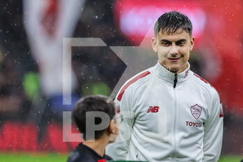 2023-01-08 - Paulo Dybala of AS Roma smiling during Serie A 2022/23 football match between AC Milan and AS Roma at San Siro Stadium, Milan, Italy on January 08, 2023 - AC MILAN VS AS ROMA - ITALIAN SERIE A - SOCCER