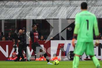 2023-01-08 - Rafael Leao of AC Milan in action during Serie A 2022/23 football match between AC Milan and AS Roma at San Siro Stadium, Milan, Italy on January 08, 2023 - AC MILAN VS AS ROMA - ITALIAN SERIE A - SOCCER