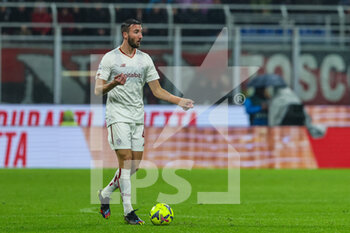 2023-01-08 - Bryan Cristante of AS Roma in action during Serie A 2022/23 football match between AC Milan and AS Roma at San Siro Stadium, Milan, Italy on January 08, 2023 - AC MILAN VS AS ROMA - ITALIAN SERIE A - SOCCER