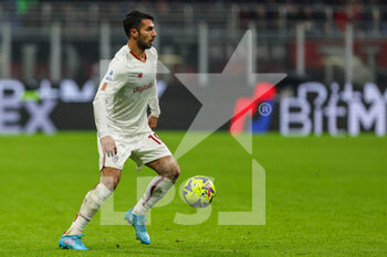 2023-01-08 - Mehmet Celik of AS Roma in action during Serie A 2022/23 football match between AC Milan and AS Roma at San Siro Stadium, Milan, Italy on January 08, 2023 - AC MILAN VS AS ROMA - ITALIAN SERIE A - SOCCER