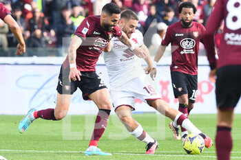 2023-01-08 - Dylan Bronn of US Salernitana  and Nikola Vlasic of Torino FC  competes for the ball with during the friendly football match US Salernitana 1919 v FC Torino  at Arechi stadium  - US SALERNITANA VS TORINO FC - ITALIAN SERIE A - SOCCER