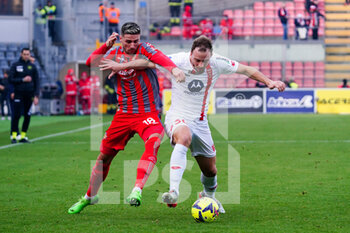 2023-01-14 - Carlos Augusto (AC Monza) and Paolo Ghiglione (US Cremonese) - US CREMONESE VS AC MONZA - ITALIAN SERIE A - SOCCER