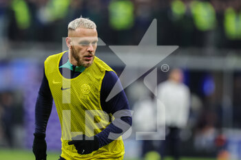 2023-01-14 - Federico Dimarco of FC Internazionale warms up during Serie A 2022/23 football match between FC Internazionale and Hellas Verona FC at Giuseppe Meazza Stadium, Milan, Italy on January 14, 2023 - INTER - FC INTERNAZIONALE VS HELLAS VERONA - ITALIAN SERIE A - SOCCER