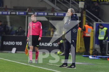 2023-01-14 - Marco Zaffaroni Head Coach of Hellas Verona FC looks on during Serie A 2022/23 football match between FC Internazionale and Hellas Verona FC at Giuseppe Meazza Stadium, Milan, Italy on January 14, 2023 - INTER - FC INTERNAZIONALE VS HELLAS VERONA - ITALIAN SERIE A - SOCCER