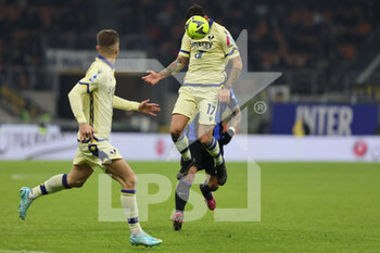 2023-01-14 - Federico Ceccherini of Hellas Verona FC in action during Serie A 2022/23 football match between FC Internazionale and Hellas Verona FC at Giuseppe Meazza Stadium, Milan, Italy on January 14, 2023 - INTER - FC INTERNAZIONALE VS HELLAS VERONA - ITALIAN SERIE A - SOCCER
