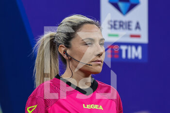 2023-01-14 - Francesca Di Monte lines referee of the match during Serie A 2022/23 football match between FC Internazionale and Hellas Verona FC at Giuseppe Meazza Stadium, Milan, Italy on January 14, 2023 - INTER - FC INTERNAZIONALE VS HELLAS VERONA - ITALIAN SERIE A - SOCCER
