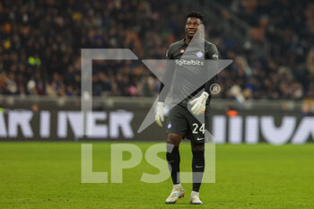 2023-01-14 - Andre Onana of FC Internazionale in action during Serie A 2022/23 football match between FC Internazionale and Hellas Verona FC at Giuseppe Meazza Stadium, Milan, Italy on January 14, 2023 - INTER - FC INTERNAZIONALE VS HELLAS VERONA - ITALIAN SERIE A - SOCCER