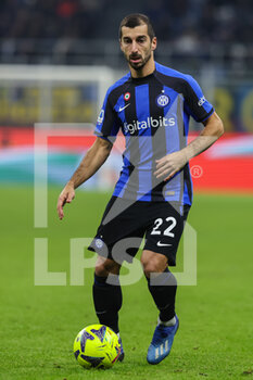 2023-01-14 - Henrikh Mkhitaryan of FC Internazionale in action during Serie A 2022/23 football match between FC Internazionale and Hellas Verona FC at Giuseppe Meazza Stadium, Milan, Italy on January 14, 2023 - INTER - FC INTERNAZIONALE VS HELLAS VERONA - ITALIAN SERIE A - SOCCER