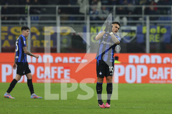 2023-01-14 - Lautaro Martinez of FC Internazionale leaves the pitch during Serie A 2022/23 football match between FC Internazionale and Hellas Verona FC at Giuseppe Meazza Stadium, Milan, Italy on January 14, 2023 - INTER - FC INTERNAZIONALE VS HELLAS VERONA - ITALIAN SERIE A - SOCCER