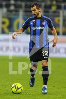 2023-01-14 - Henrikh Mkhitaryan of FC Internazionale in action during Serie A 2022/23 football match between FC Internazionale and Hellas Verona FC at Giuseppe Meazza Stadium, Milan, Italy on January 14, 2023 - INTER - FC INTERNAZIONALE VS HELLAS VERONA - ITALIAN SERIE A - SOCCER
